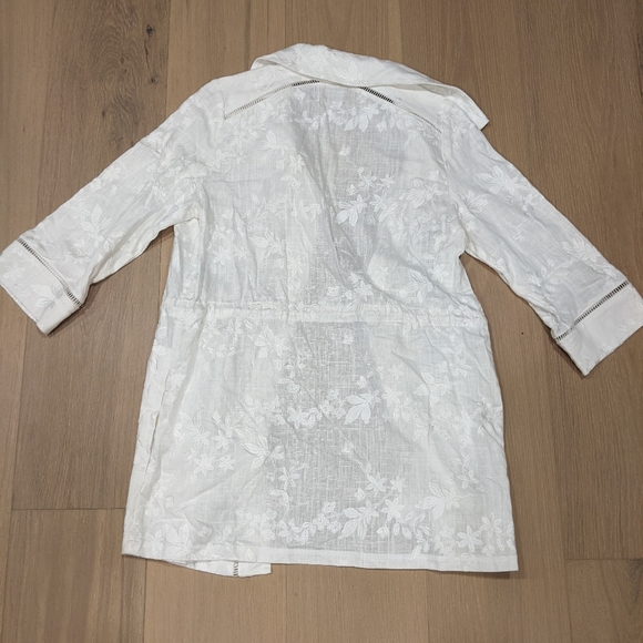 Beautiful Chico's linen blend embroidered jacket - Picture 2 of 8